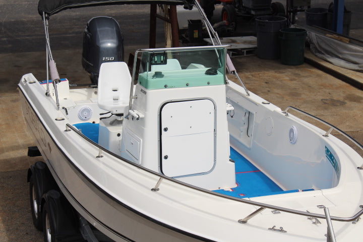 Robalo R2020 Center Console