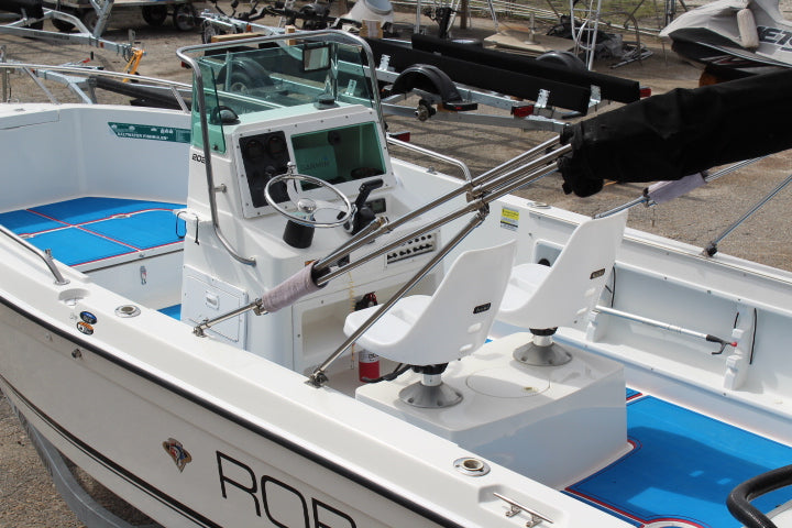 Robalo R2020 Center Console