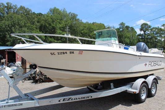 Robalo R2020 Center Console